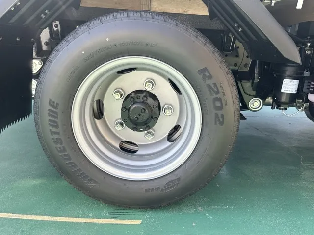 キャンター(三菱)Wキャブ　２ｔ　５ＭＴ登録済未使用車 15