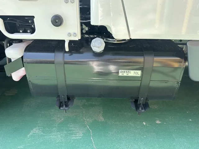 キャンター(三菱)Wキャブ　２ｔ　５ＭＴ登録済未使用車 16