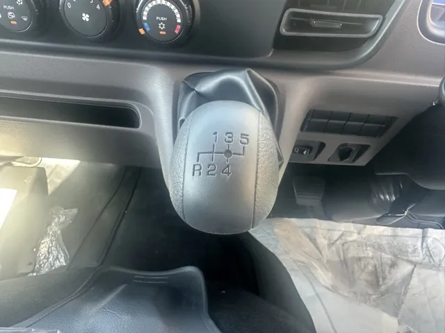 キャンター(三菱)Wキャブ　２ｔ　５ＭＴ登録済未使用車 21