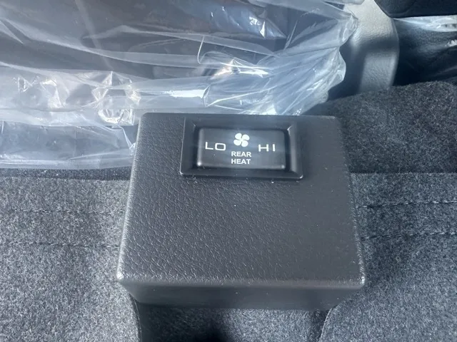 キャンター(三菱)Wキャブ　２ｔ　５ＭＴ登録済未使用車 5