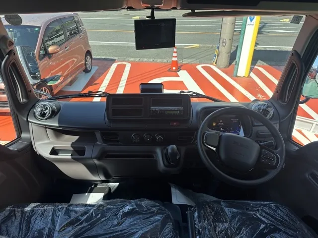 キャンター(三菱)Wキャブ　２ｔ　５ＭＴ登録済未使用車 6