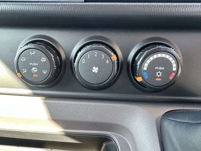 キャンター(三菱)Wキャブ　２ｔ　５ＭＴレンタ登録済未使用車 24
