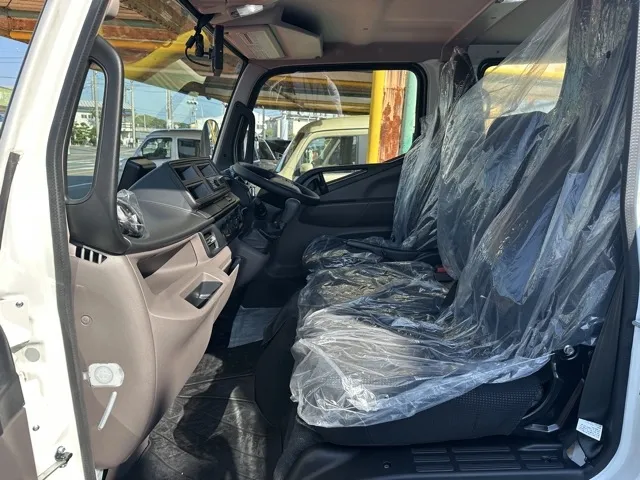 キャンター(三菱)Wキャブ　２ｔ　５ＭＴレンタ登録済未使用車 3
