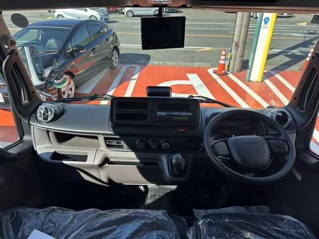 キャンター(三菱)Wキャブ　２ｔ　５ＭＴレンタ登録済未使用車 7