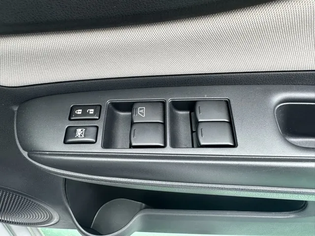 ノート(ニッサン)eパワーB中古車 11