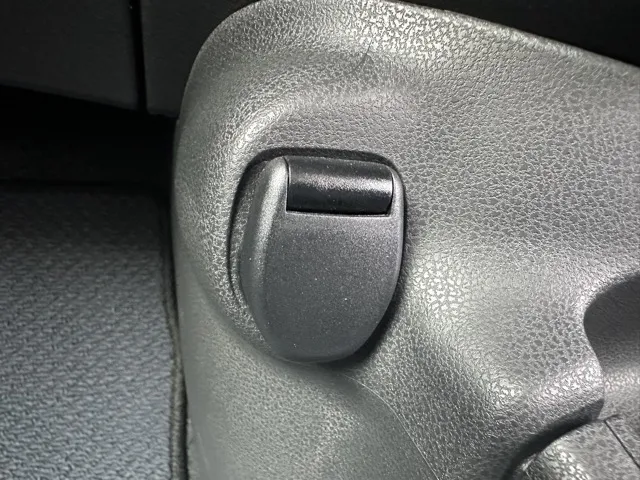 ノート(ニッサン)eパワーB中古車 20