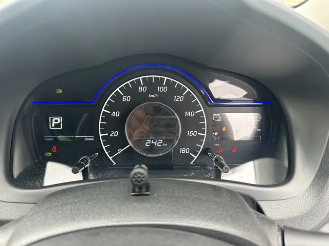 ノート(ニッサン)eパワーB中古車 22