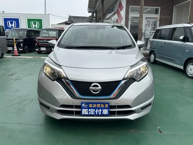 ノート(ニッサン)eパワーB中古車 24