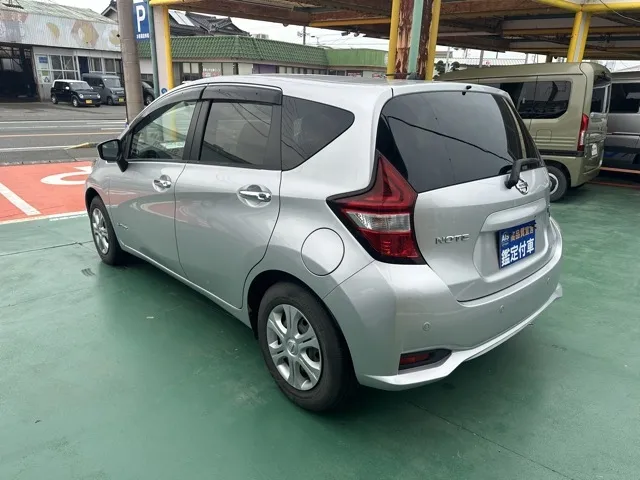ノート(ニッサン)eパワーB中古車 2