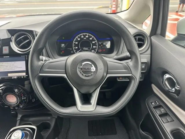 ノート(ニッサン)eパワーB中古車 6