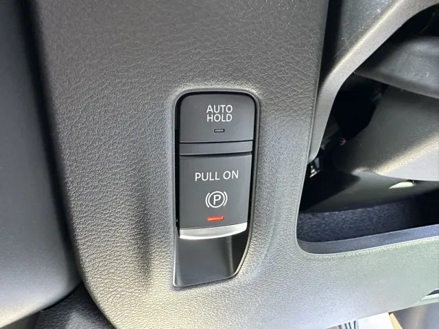 セレナ(ニッサン)X アラウンドビューモニター 左PSD登録済未使用車 18