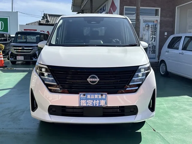 セレナ(ニッサン)X アラウンドビューモニター 左PSD登録済未使用車 28