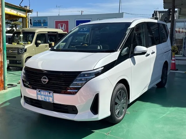 セレナ(ニッサン)X アラウンドビューモニター 左PSD登録済未使用車 1