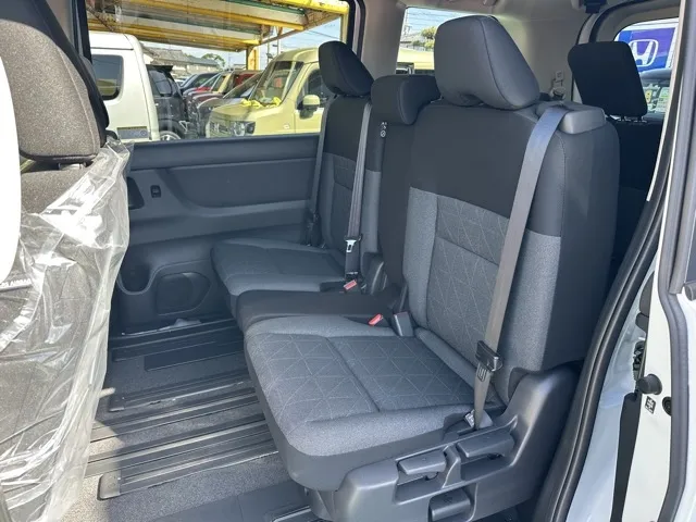 セレナ(ニッサン)X アラウンドビューモニター 左PSD登録済未使用車 3