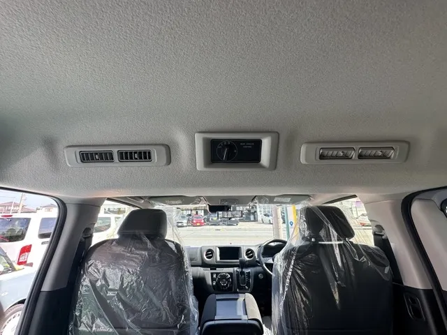 キャラバン(ニッサン)2.0 ロングGRANDプレミアム GX登録済未使用車 9