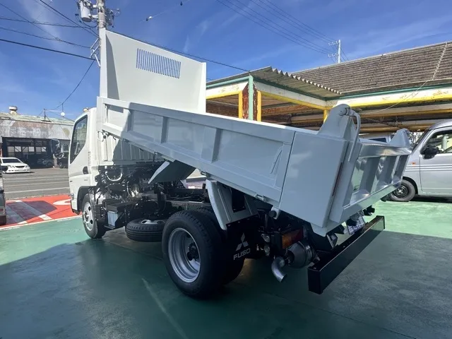 キャンター(三菱)全低床キョウカダンプ ３ｔレンタ登録済未使用車 2