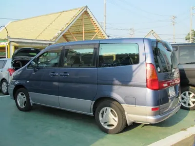 セレナ(ニッサン)eパワーハイウェイスターV  セーフティA リヤエアコン 防水シート中古車 2