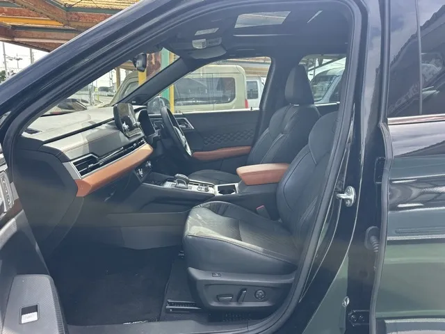 アウトランダー(三菱)P中古車 3