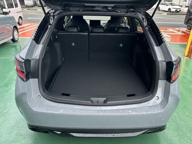 カローラ(トヨタ)ハイブリッド アクティブスポーツ登録済未使用車 9