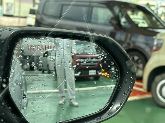 カローラ(トヨタ)ハイブリッド アクティブスポーツ登録済未使用車 15