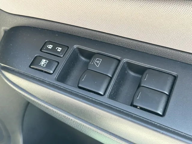 ノート(ニッサン)Ｘ中古車 13