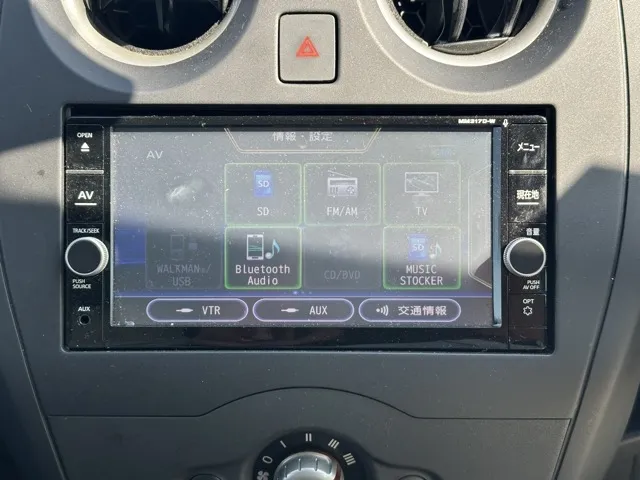 ノート(ニッサン)Ｘ中古車 21