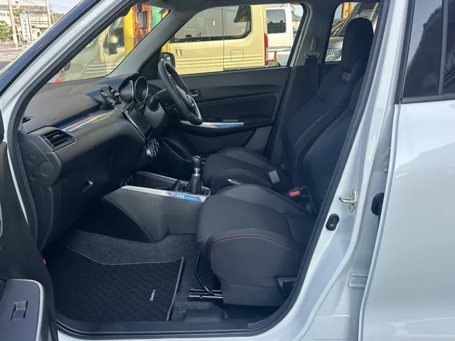 スイフト(スズキ)ファイナルエディション登録済未使用車 3