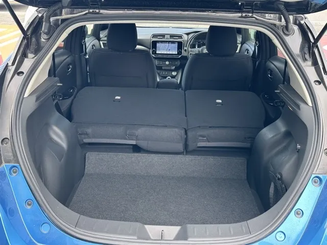 リーフ(ニッサン)アーバンクロム中古車 9