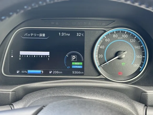 リーフ(ニッサン)アーバンクロム中古車 25