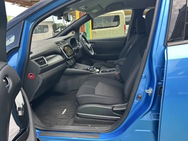 リーフ(ニッサン)アーバンクロム中古車 3