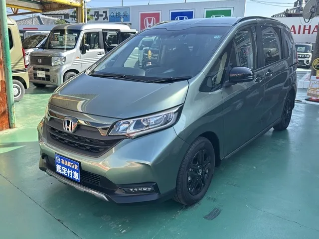 フリード(ホンダ)クロスター BLACK STYLE中古車 1