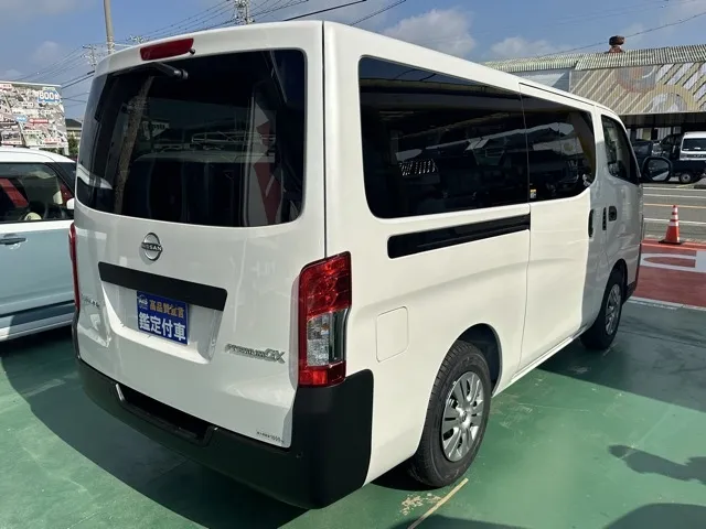 キャラバン(ニッサン)ロング プレミアムGX アウトドアブラックED登録済未使用車 14