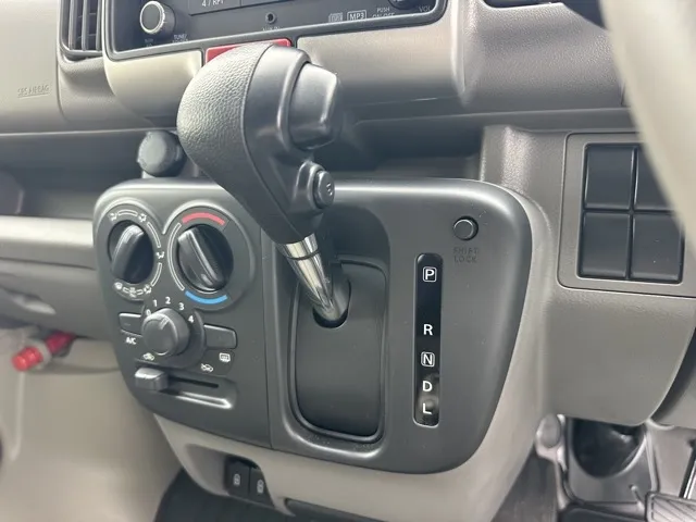 エブリイ(スズキ)NV１００クリッパーDX 4WD CVT中古車 18