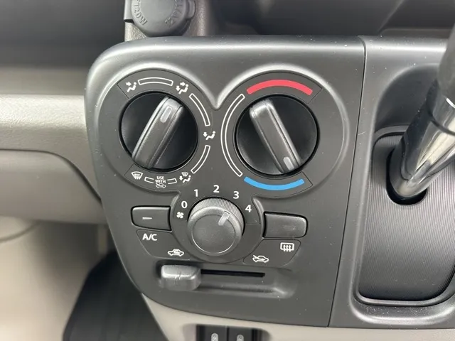 エブリイ(スズキ)NV１００クリッパーDX 4WD CVT中古車 19