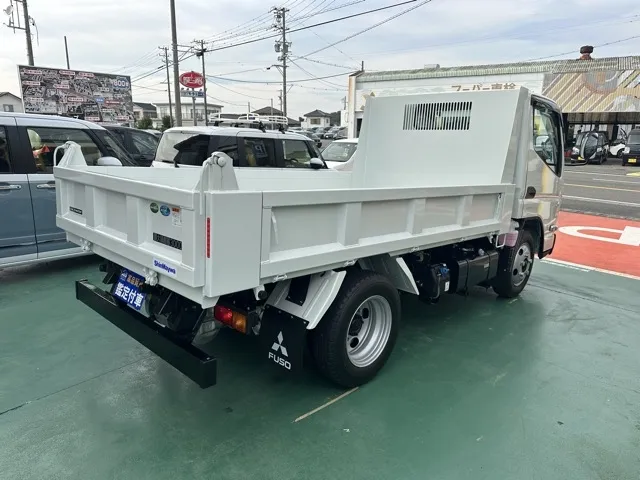 キャンター(三菱)キョウカダンプ ３ｔ登録済未使用車 28