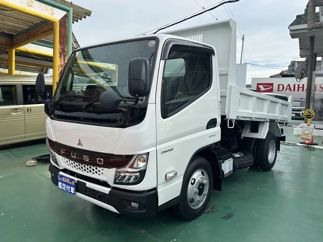 キャンター(三菱)キョウカダンプ ３ｔ登録済未使用車 1