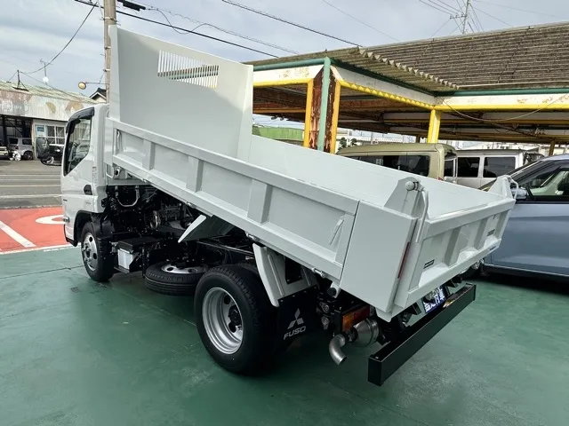 キャンター(三菱)キョウカダンプ ３ｔ登録済未使用車 2