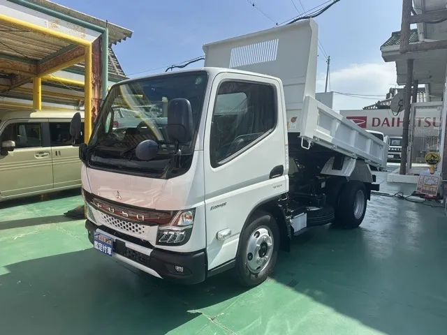 キャンター(三菱)キョウカダンプ ３ｔレンタ登録済未使用車 1
