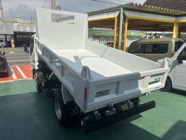 キャンター(三菱)キョウカダンプ ３ｔレンタ登録済未使用車 3