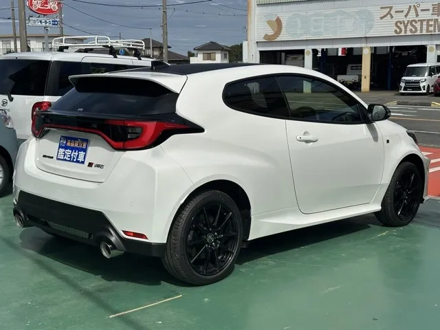 GRヤリス(トヨタ)RC ４WD 6MT登録済未使用車 9