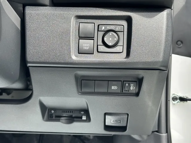 GRヤリス(トヨタ)RC ４WD 6MT登録済未使用車 13