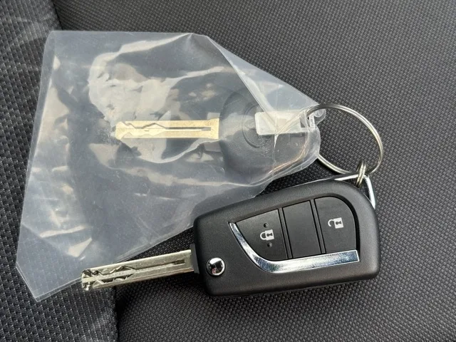 GRヤリス(トヨタ)RC ４WD 6MT登録済未使用車 22