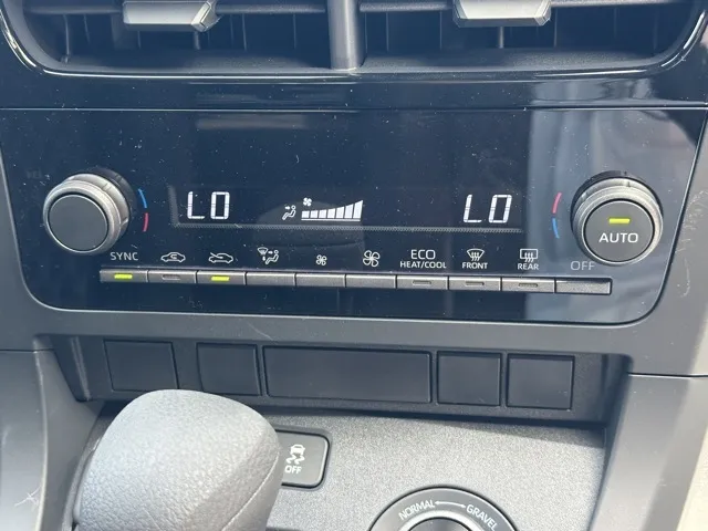 GRヤリス(トヨタ)RC ４WD 6MT登録済未使用車 23