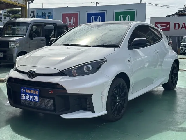 GRヤリス(トヨタ)RC ４WD 6MT登録済未使用車 1