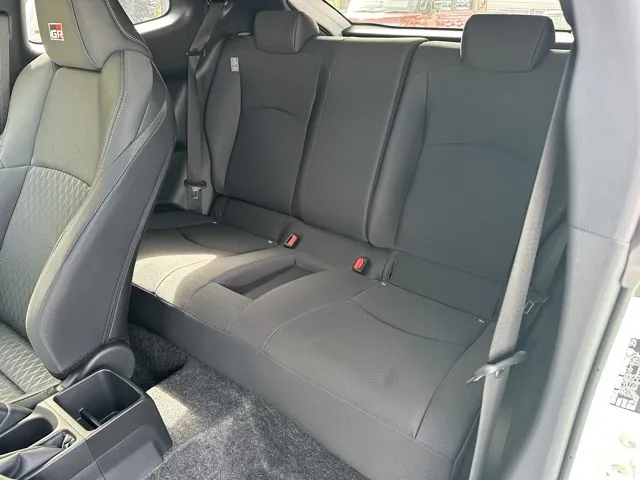 GRヤリス(トヨタ)RC ４WD 6MT登録済未使用車 4