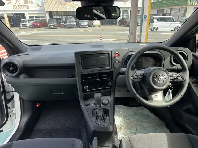 GRヤリス(トヨタ)RC ４WD 6MT登録済未使用車 5