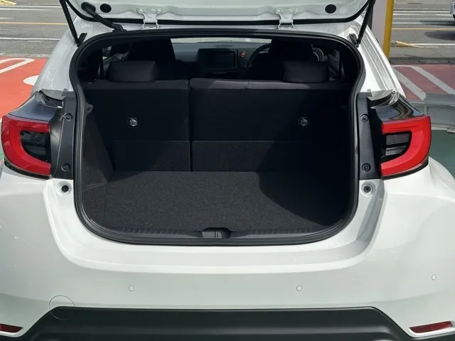 GRヤリス(トヨタ)RC ４WD 6MT登録済未使用車 7