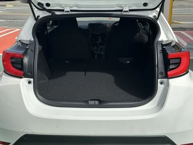 GRヤリス(トヨタ)RC ４WD 6MT登録済未使用車 8