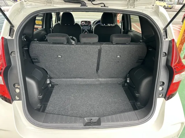 ノート(ニッサン)eパワー ニスモ中古車 9