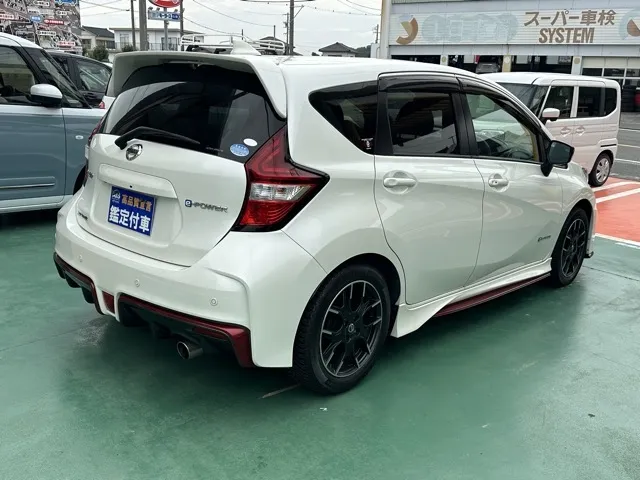 ノート(ニッサン)eパワー ニスモ中古車 11